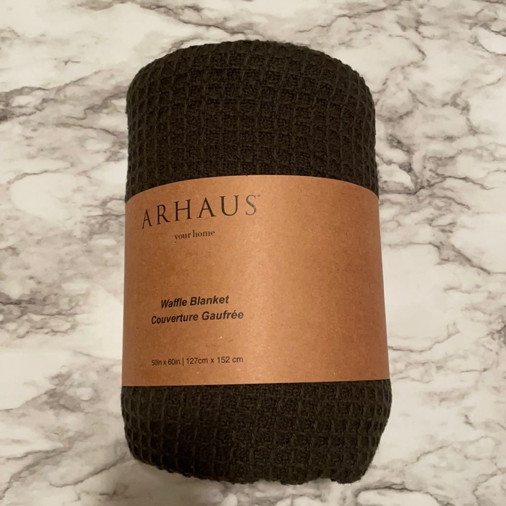 ARHAUS WAFFLE KNIT THROW BLANKET
